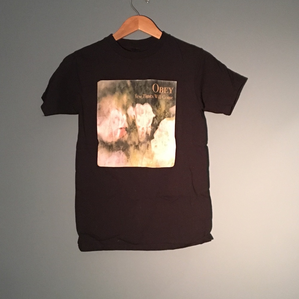 🍉OBEY New Times Will Come Graphic T-shirt Black